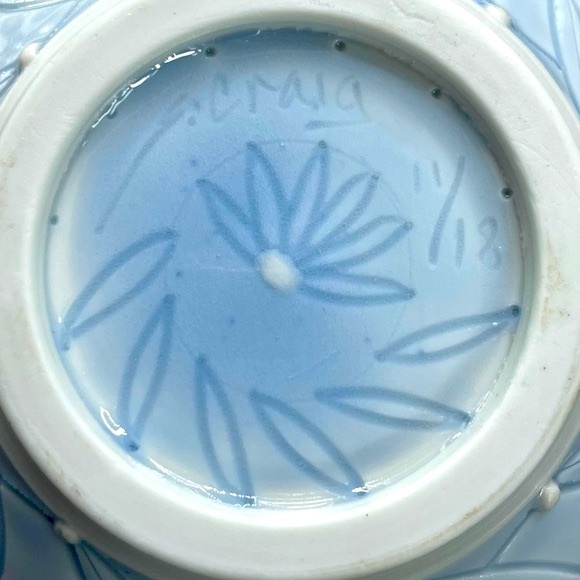 Studio Art Pottery Blue Glazed Quilted Floral Lidded Pot Signed & Numbered 4.5" - Picture 7 of 7